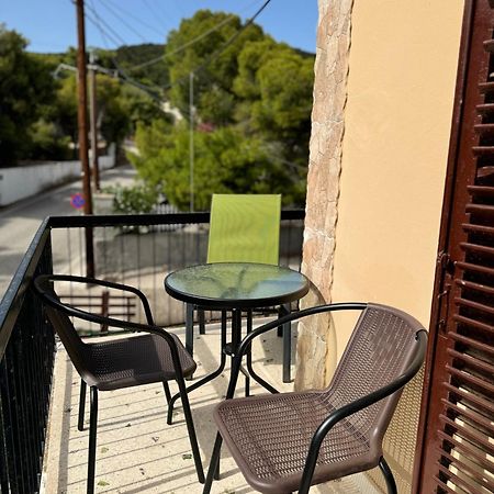Santa Marina Rooms Agia Marina  外观 照片